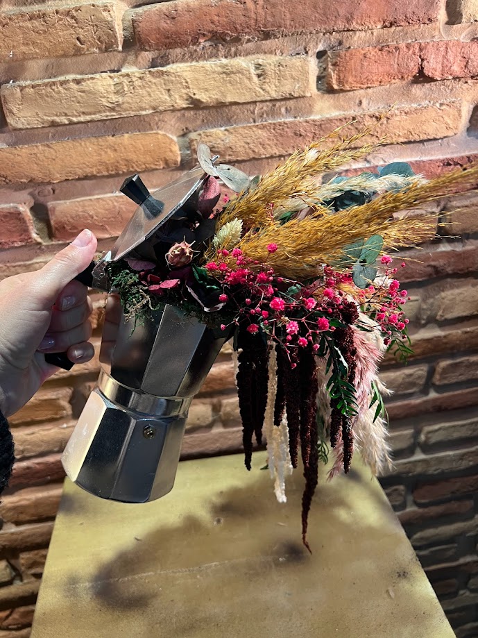 flores-secas-cafetera-decoracion