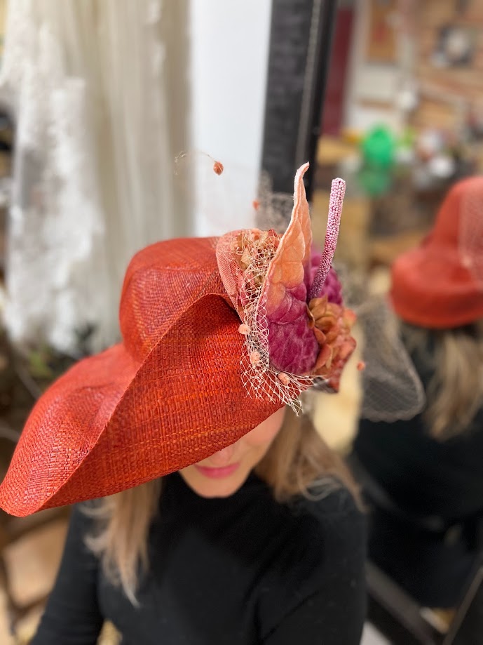 sombrero-flores-rojo