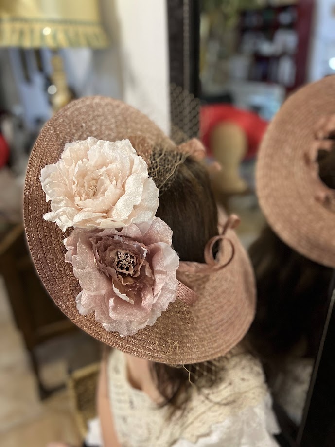 sombrero-rosa-flores-grandes